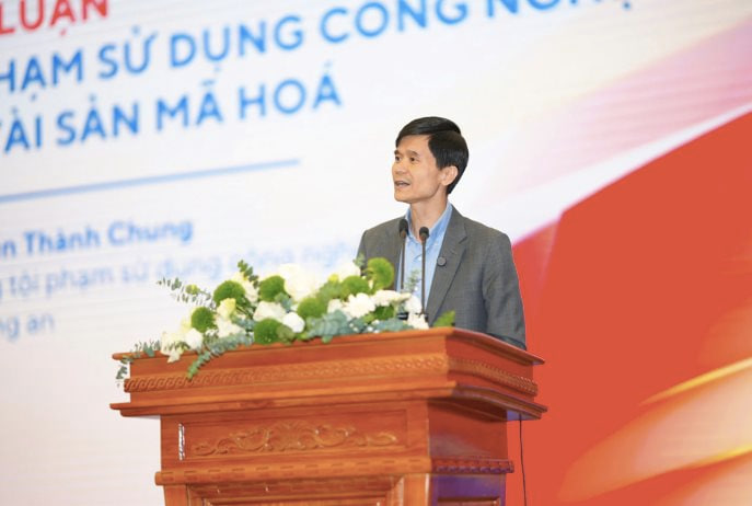 Thượng t&aacute; Nguyễn Th&agrave;nh Chung nhấn mạnh vai tr&ograve; của Nghị quyết 05 v&agrave; Luật C&ocirc;ng nghiệp C&ocirc;ng nghệ số trong ph&ograve;ng chống tội phạm c&ocirc;ng nghệ.