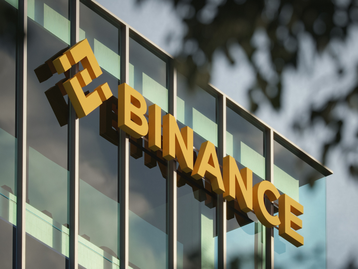 Binance đưa nh&acirc;n sự khỏi UAE